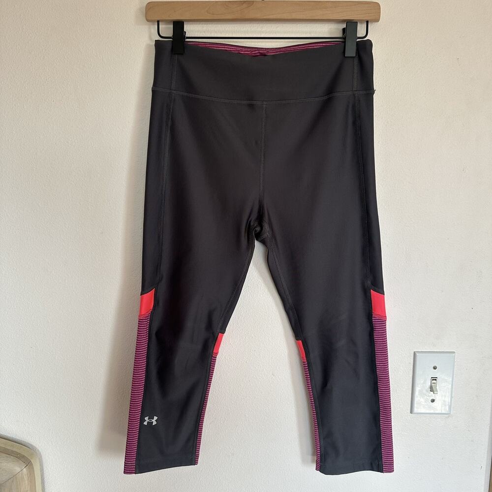 Under Armour Capri Leggings Womens M Grey Pink HeatGear Compression Athletic Gym